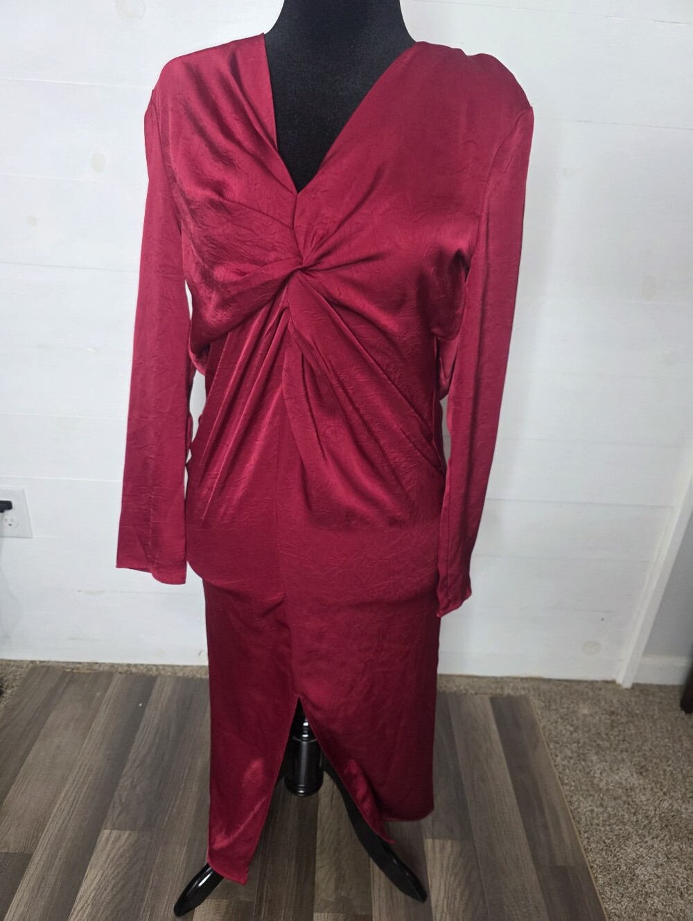 NWT Crescent Ruby Satin Twist Front Midi Dress Moody romantic Crimson Chic . S